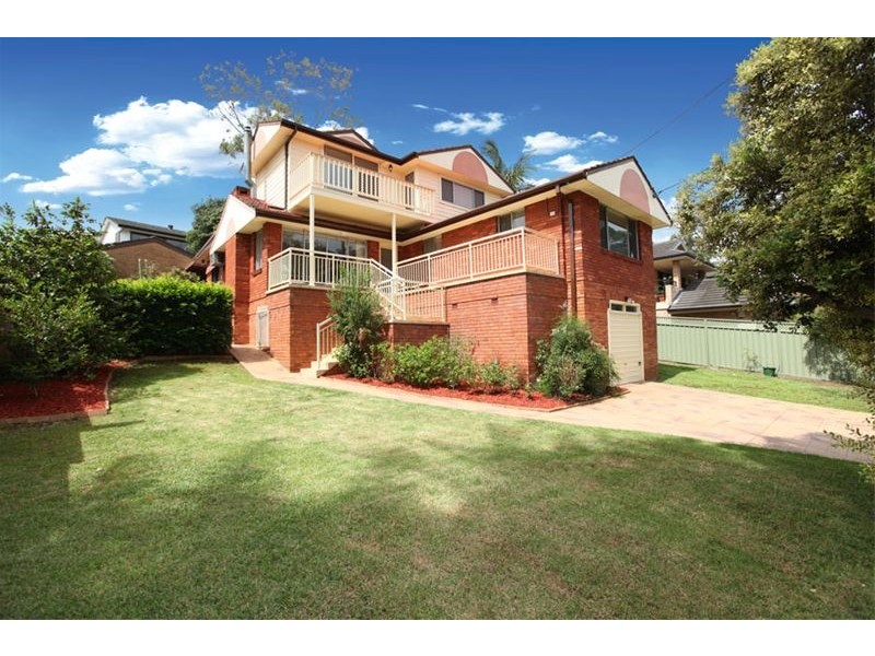 795 Henry Lawson Drive, Picnic Point NSW 2213