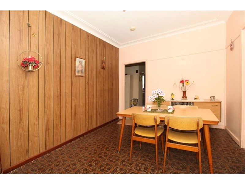6 Kelvin Parade, Picnic Point NSW 2213