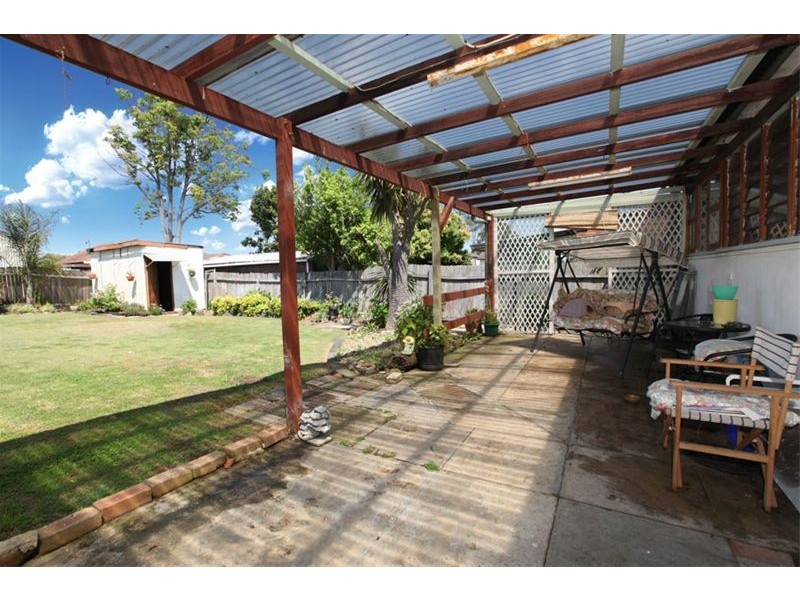 6 Kelvin Parade, Picnic Point NSW 2213