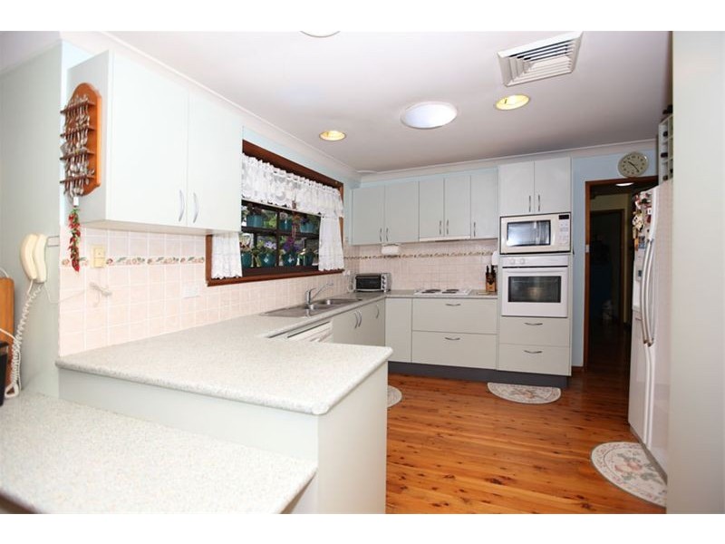 897 Henry Lawson Drive, Picnic Point NSW 2213