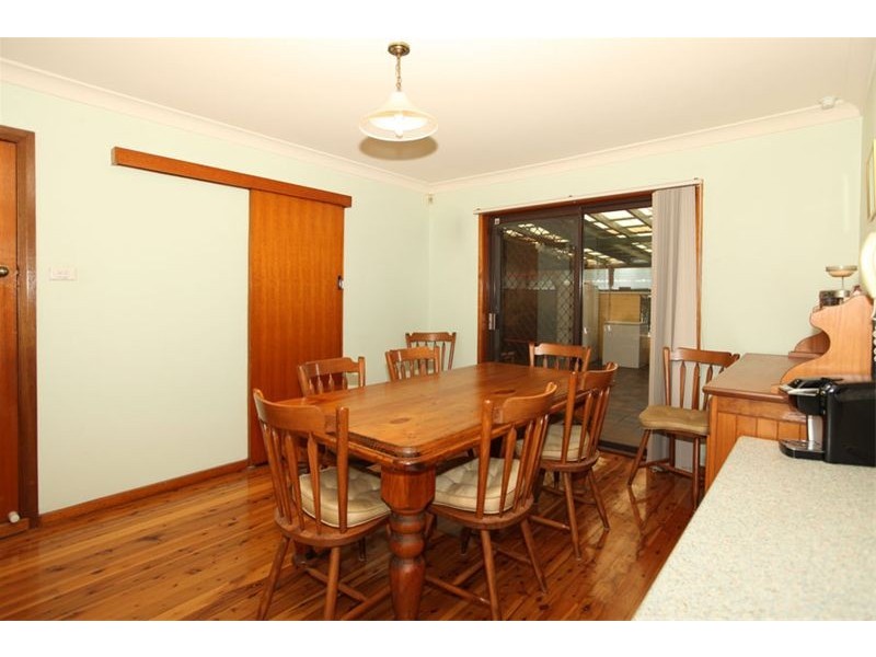 897 Henry Lawson Drive, Picnic Point NSW 2213