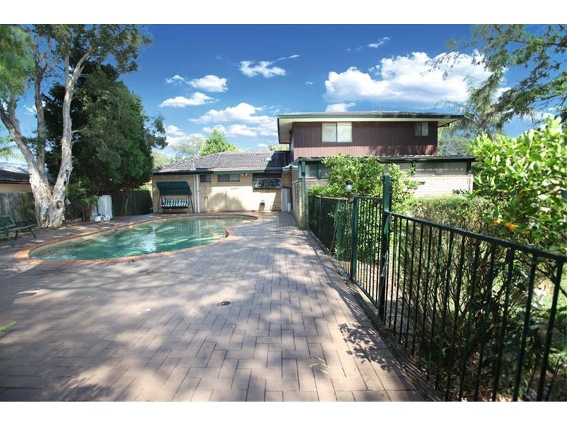 897 Henry Lawson Drive, Picnic Point NSW 2213