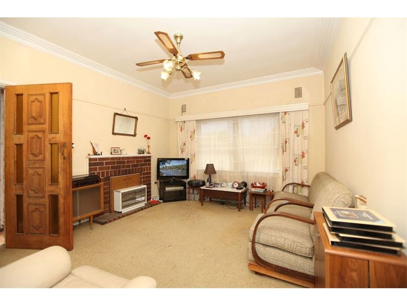 16 Picnic Point Road, Panania NSW 2213