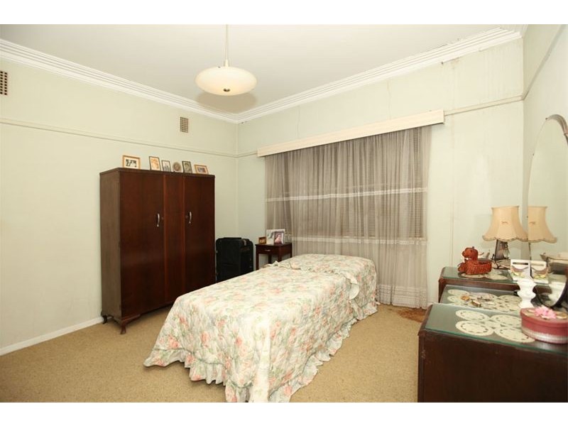 16 Picnic Point Road, Panania NSW 2213