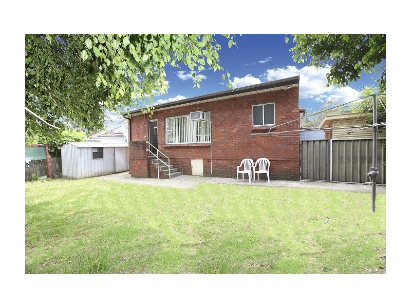 8 Kathleen Parade, Picnic Point NSW 2213