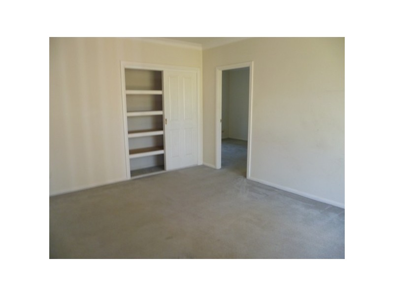 1/8 Cowland Street, East Hills NSW 2213