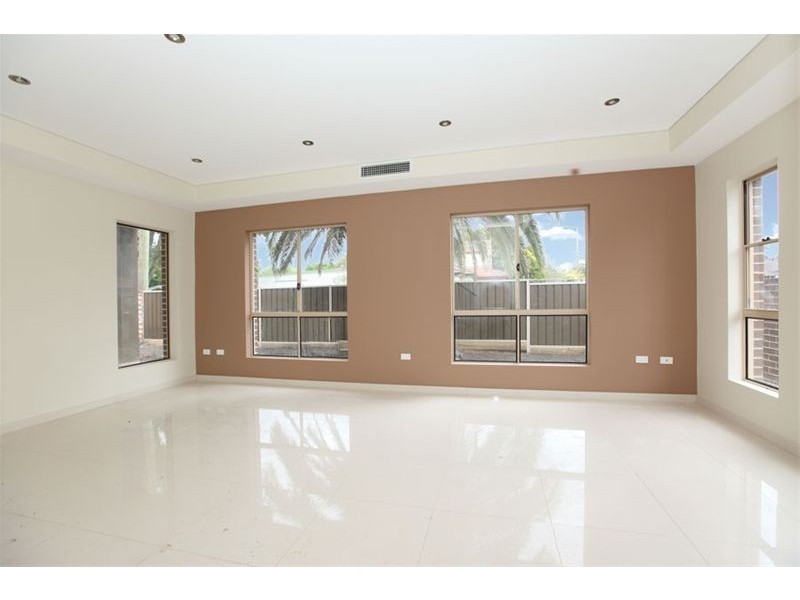 7 Dowding Street, Panania NSW 2213