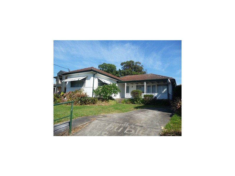 661 Henry Lawson Drive, East Hills NSW 2213