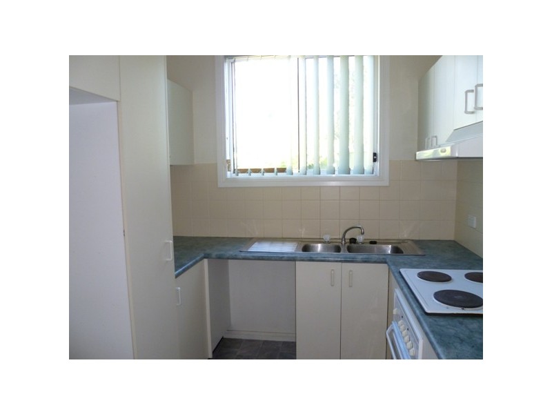 1/8 Cowland Avenue, East Hills NSW 2213