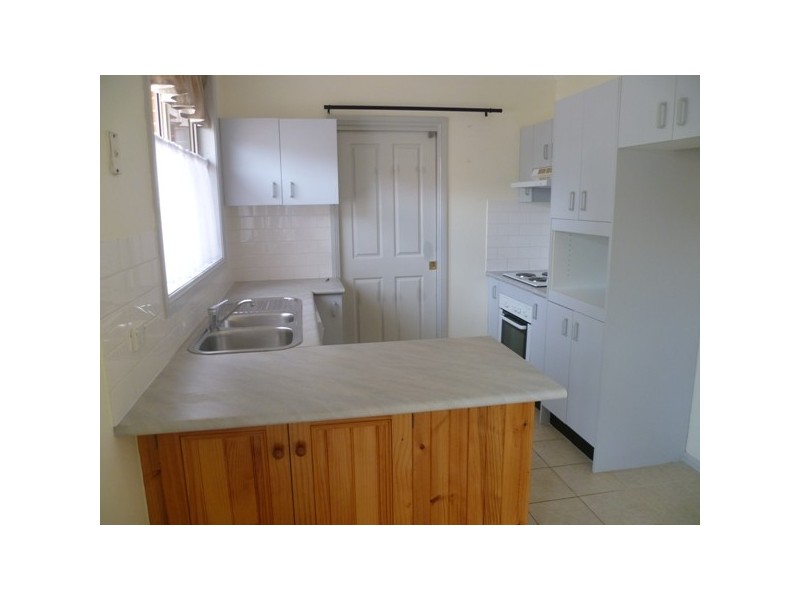 2/27 Child Street, East Hills NSW 2213