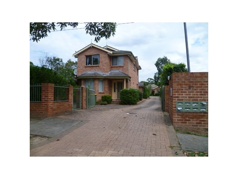 2/27 Child Street, East Hills NSW 2213