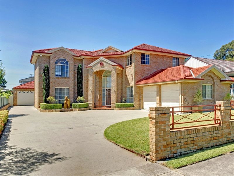 37 Victor Avenue, Picnic Point NSW 2213