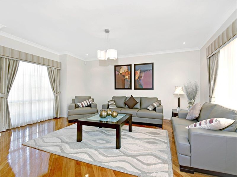 37 Victor Avenue, Picnic Point NSW 2213