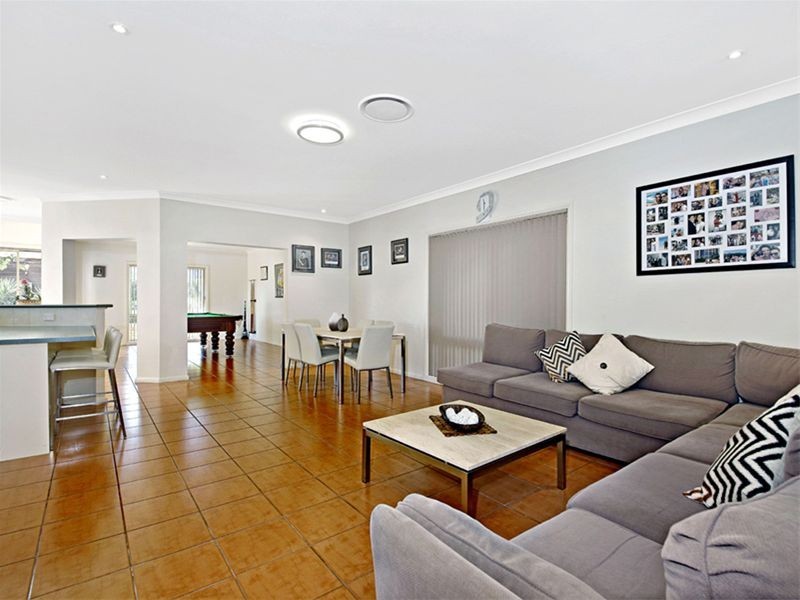 37 Victor Avenue, Picnic Point NSW 2213