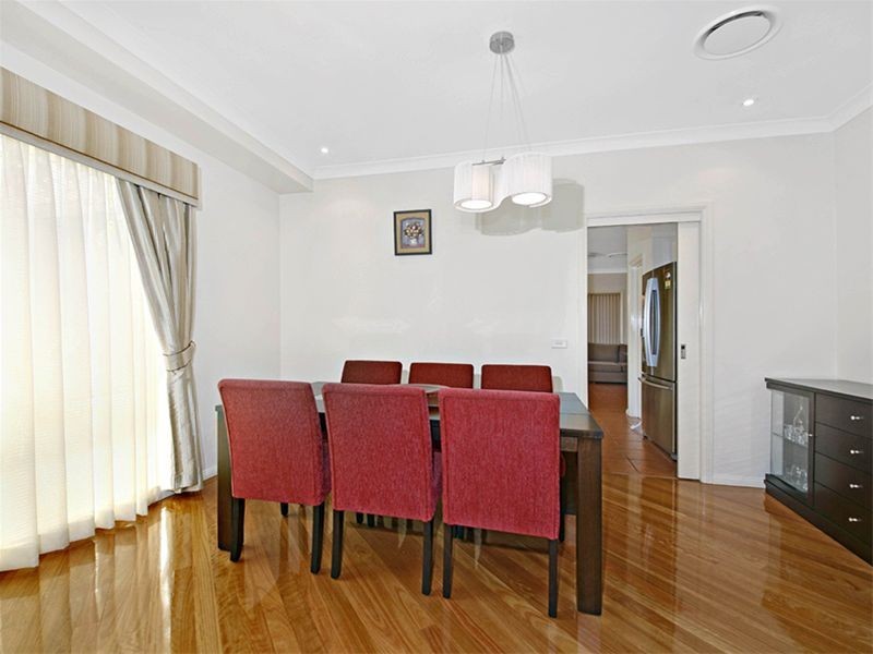 37 Victor Avenue, Picnic Point NSW 2213