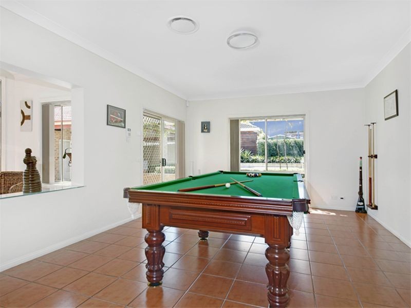 37 Victor Avenue, Picnic Point NSW 2213