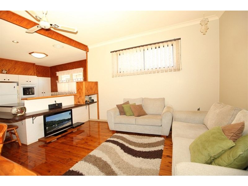 12 Rodgers Avenue, Panania NSW 2213