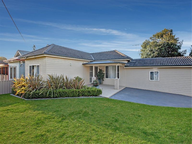 27 Taloma Street, Picnic Point NSW 2213