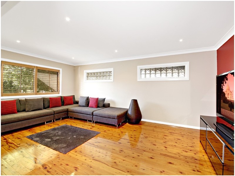 27 Taloma Street, Picnic Point NSW 2213