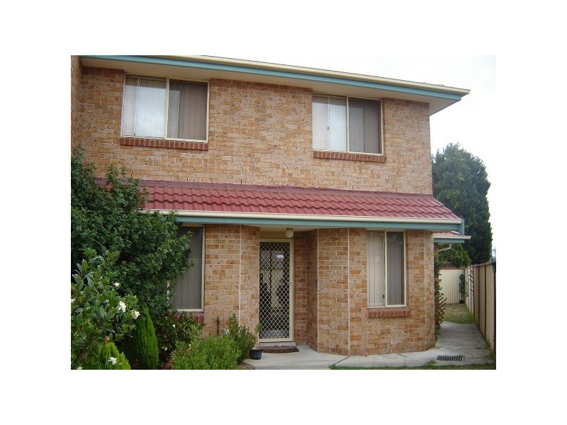 6/6-8 Lehn Road, East Hills NSW 2213