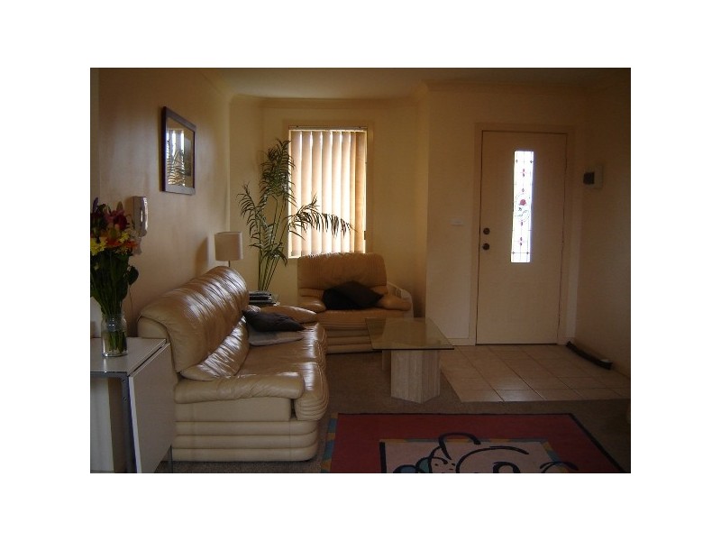 6/6-8 Lehn Road, East Hills NSW 2213