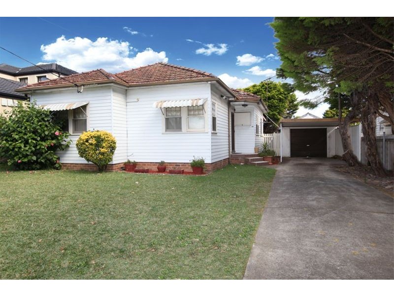 50 Kennedy Street, Picnic Point NSW 2213