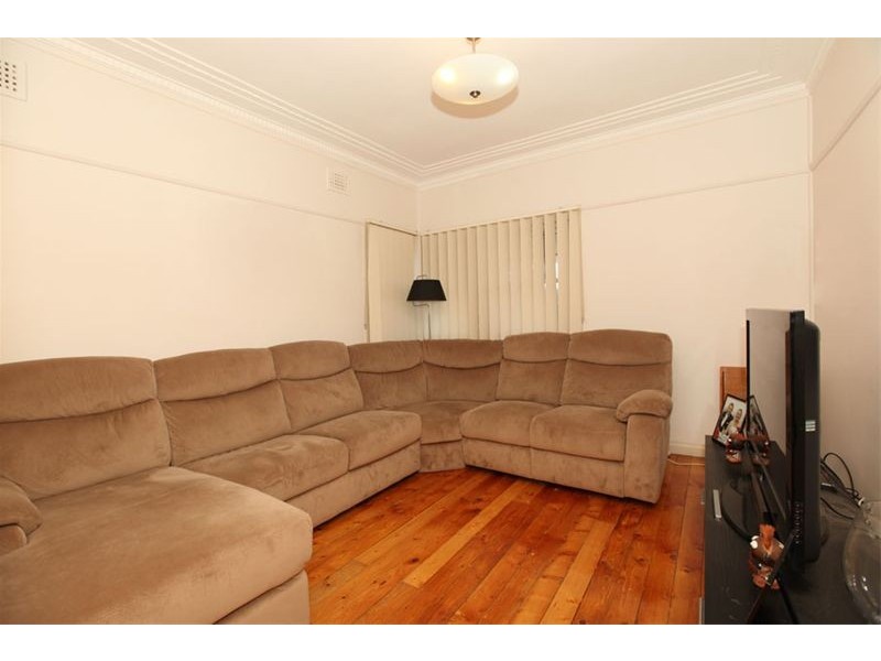 50 Kennedy Street, Picnic Point NSW 2213