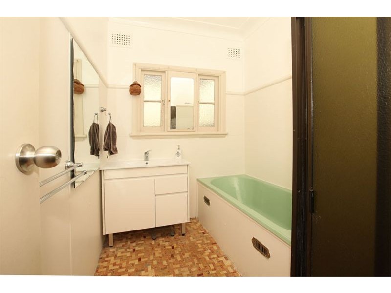 50 Kennedy Street, Picnic Point NSW 2213