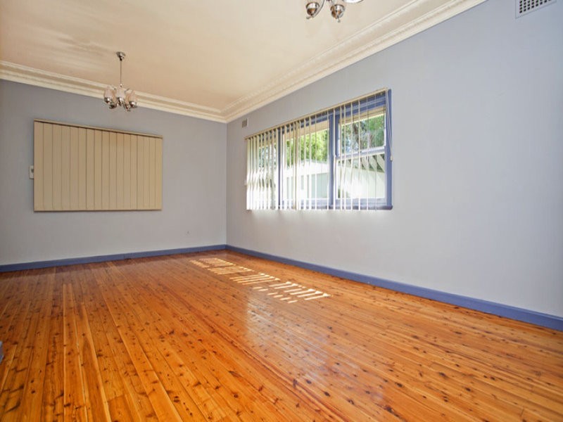 653 Henry Lawson Drive, East Hills NSW 2213