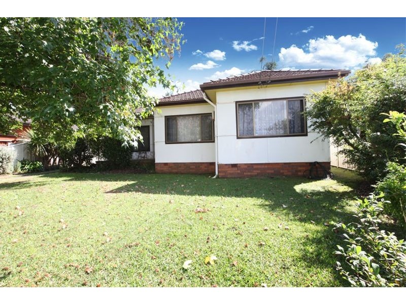 16 Mae Crescent, Panania NSW 2213