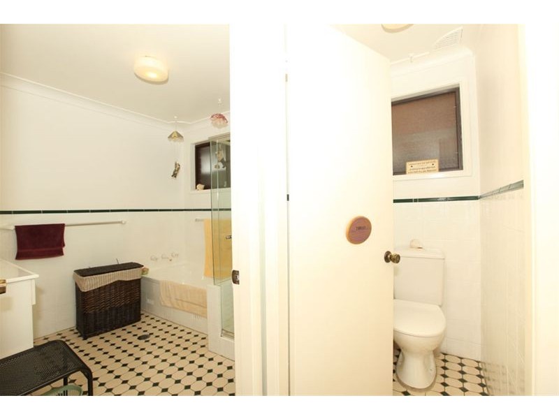 35 Amiens Avenue, Milperra NSW 2214