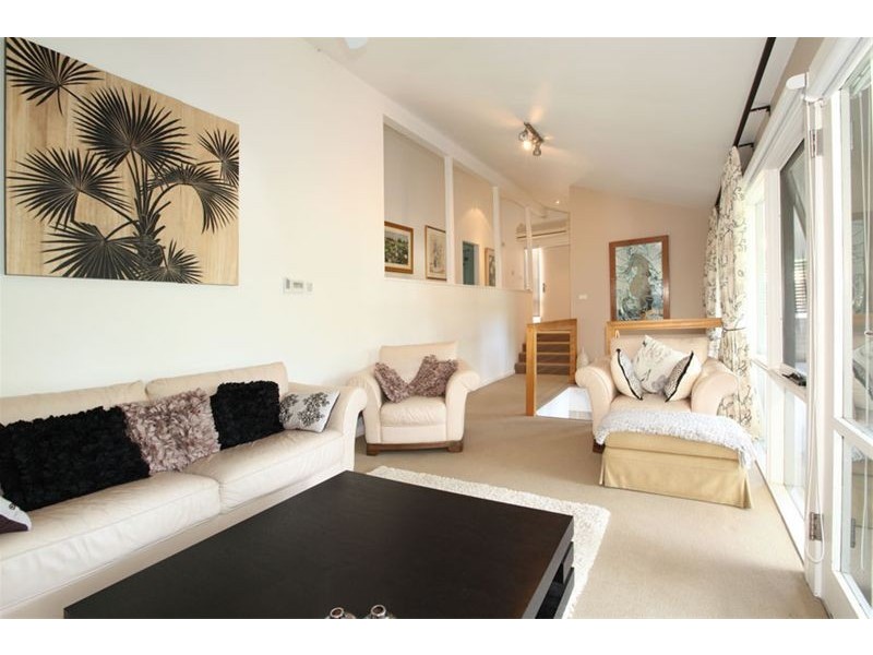 28 Carinya Road, Picnic Point NSW 2213