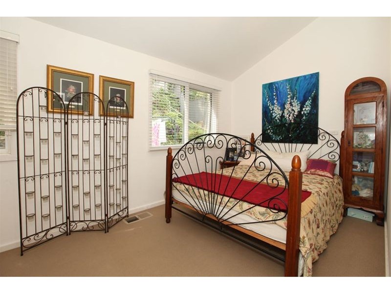 28 Carinya Road, Picnic Point NSW 2213