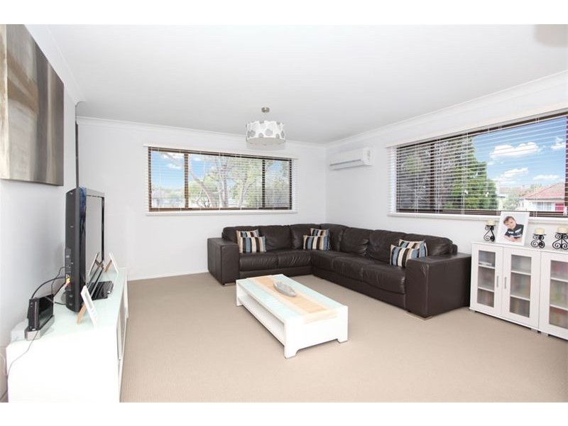 204 Lambeth Street, Picnic Point NSW 2213