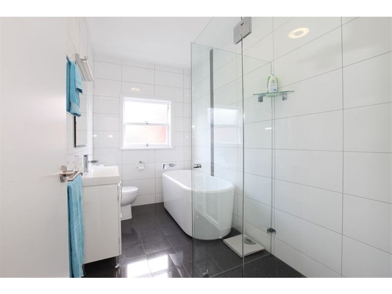 204 Lambeth Street, Picnic Point NSW 2213