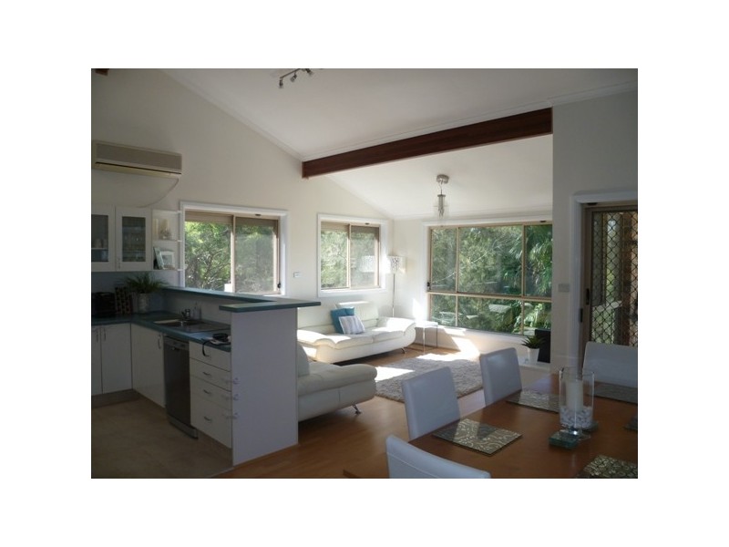 614 Henry Lawson Drive, East Hills NSW 2213