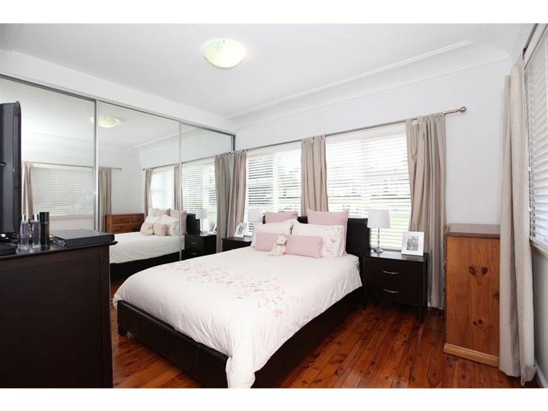 204 Lambeth Street, Picnic Point NSW 2213