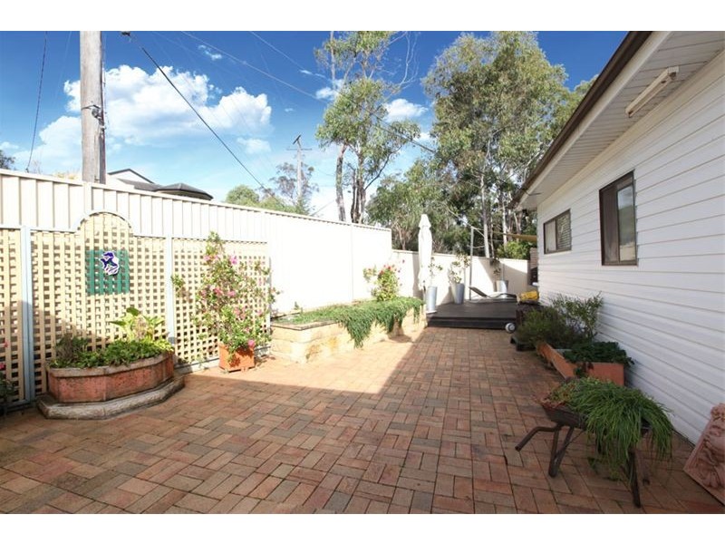 781 Henry Lawson Drive, Picnic Point NSW 2213