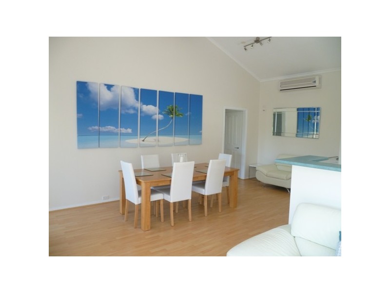 614 Henry Lawson Drive, East Hills NSW 2213