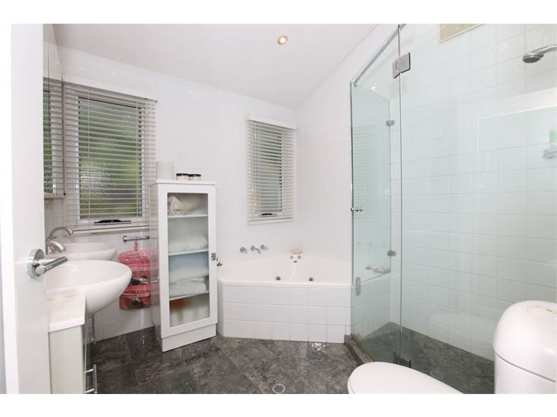 28 Carinya Road, Picnic Point NSW 2213