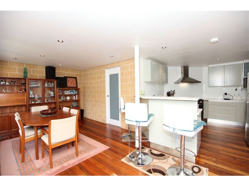 28 Carinya Road, Picnic Point NSW 2213