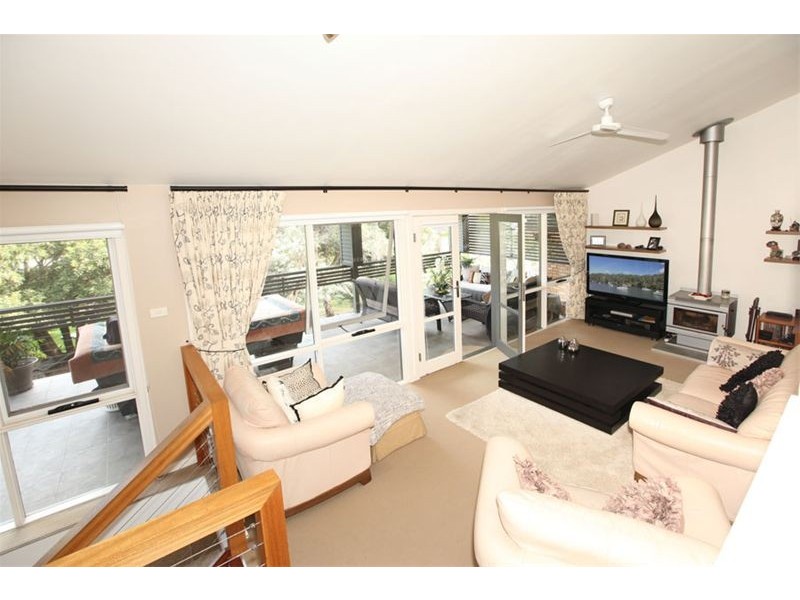 28 Carinya Road, Picnic Point NSW 2213