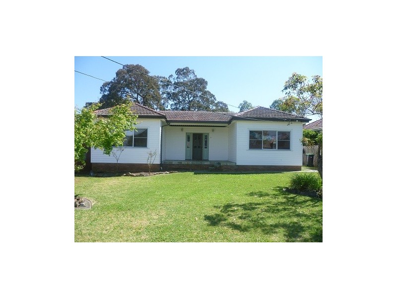 5 Colleen Avenue, Picnic Point NSW 2213