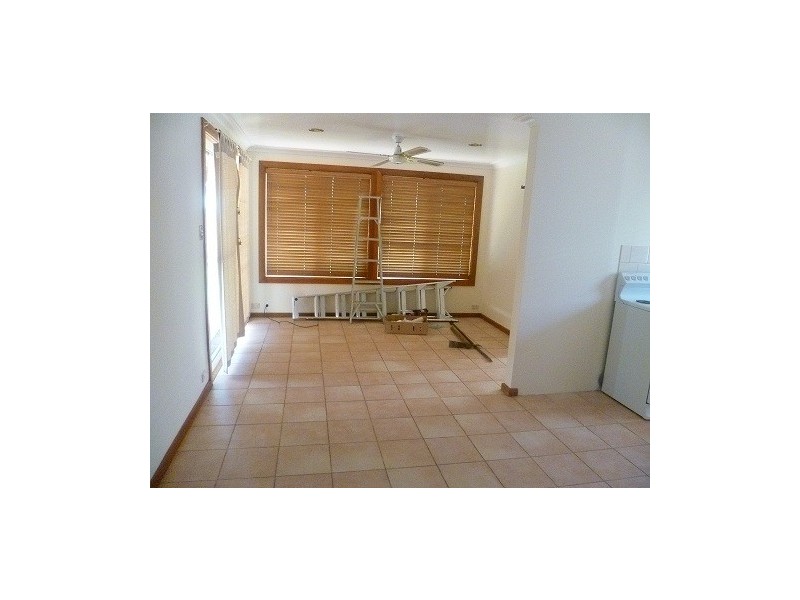 5 Colleen Avenue, Picnic Point NSW 2213