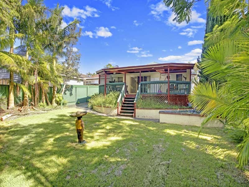 699 Henry Lawson Drive, East Hills NSW 2213