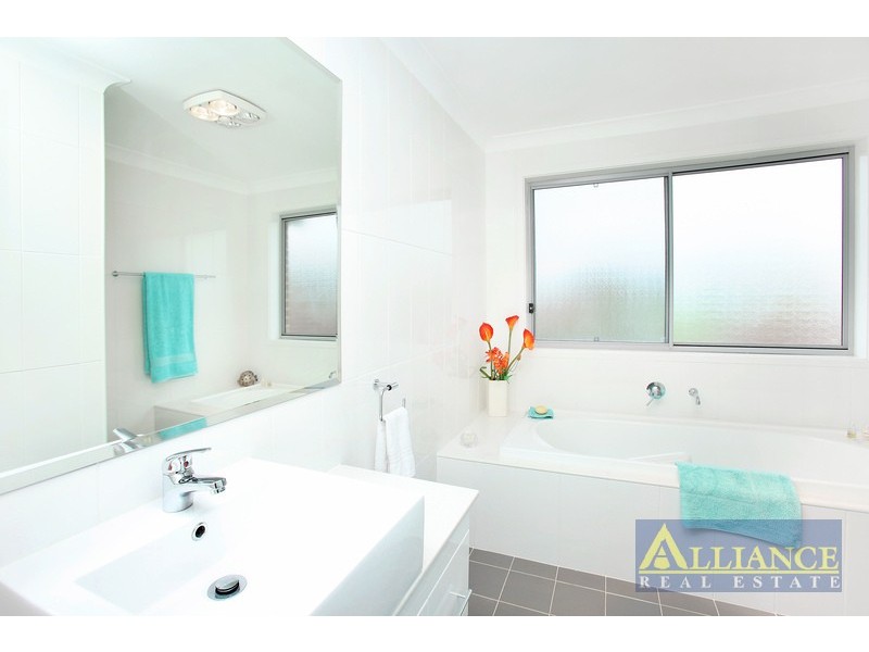 30 Eileen Street, Picnic Point NSW 2213