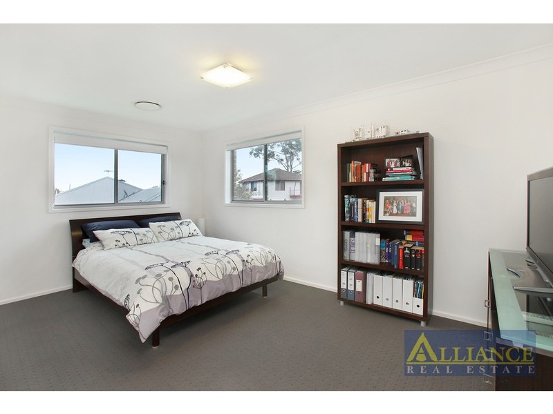 30 Eileen Street, Picnic Point NSW 2213