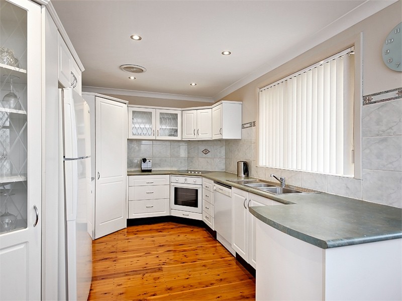 13 Mae Crescent, Panania NSW 2213