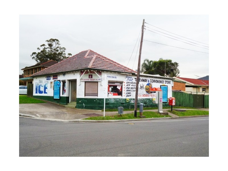 2 Doris Street, Picnic Point NSW 2213