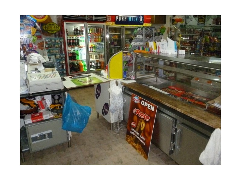 2 Doris Street, Picnic Point NSW 2213